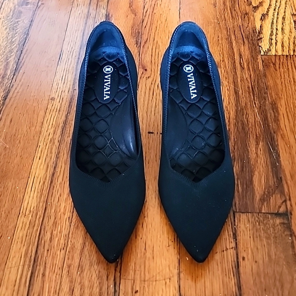 Vivaia kitten heels